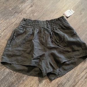 Cloth and stone linen shorts